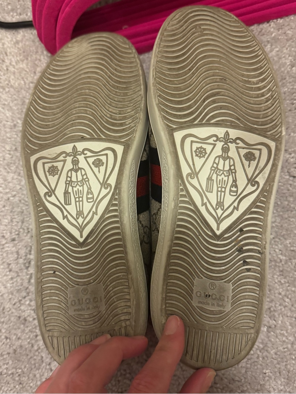 Women’s Gucci ace gg supreme sneaker size 38 1/2 barely worn - Picture 6 of 8